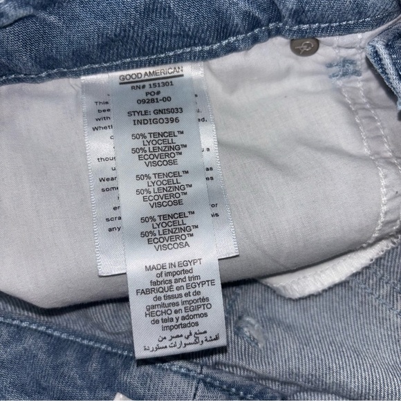 Good American Good 90s Cut Off Jean Shorts Size 2 / 26 Medium-Light Wash - Picture 6 of 7